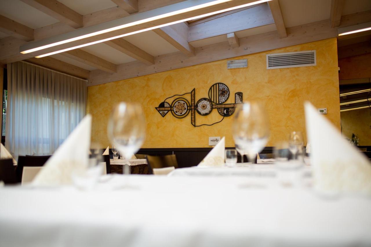 Hotel Ristorante Alla Nave Lavis Zewnętrze zdjęcie