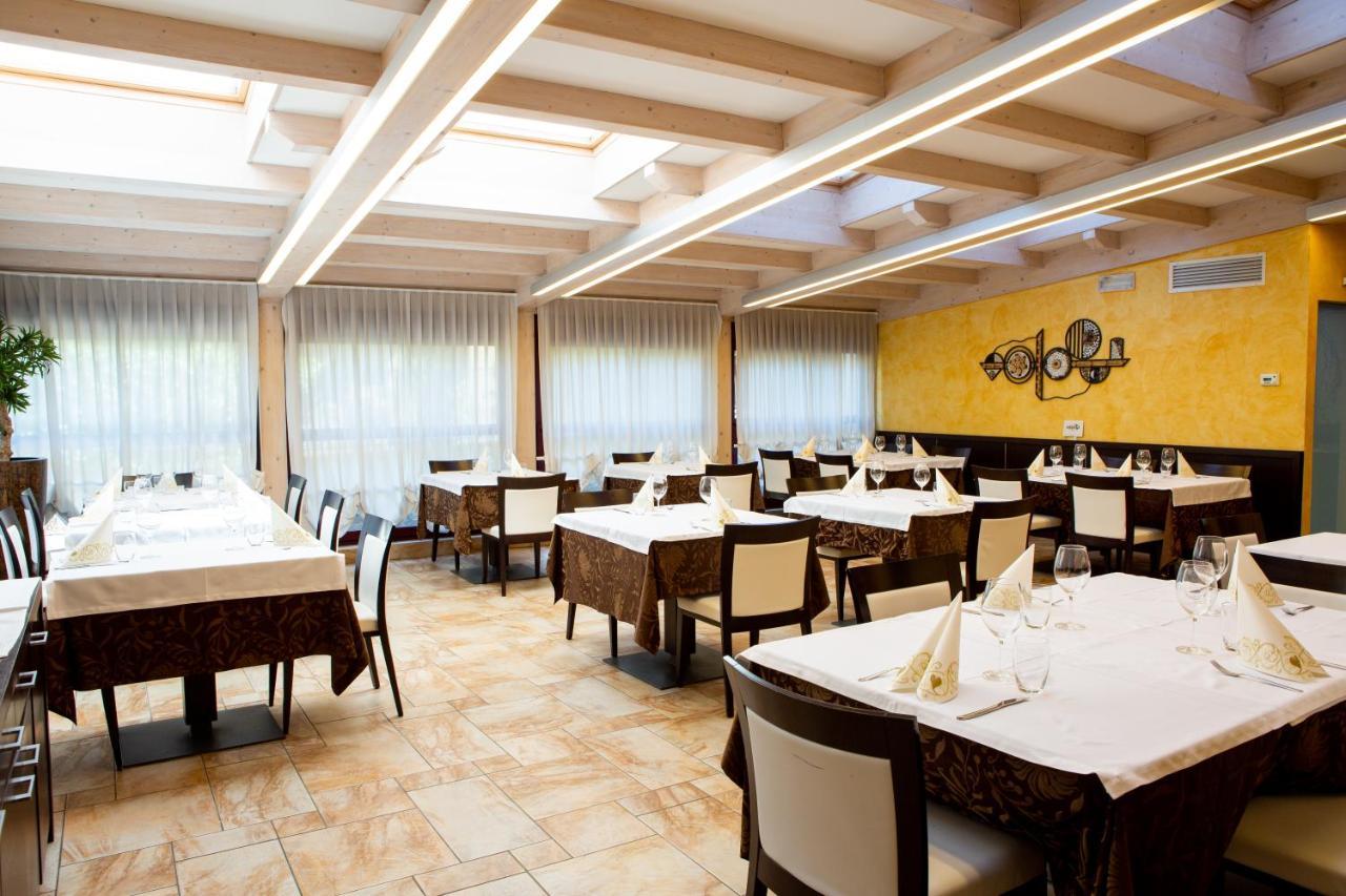 Hotel Ristorante Alla Nave Lavis Zewnętrze zdjęcie